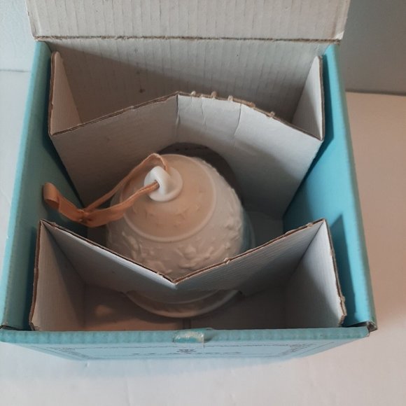 Lladro Collectors Society Christmas Bell Dated 1989 White Beige 5.616 - Picture 9 of 10